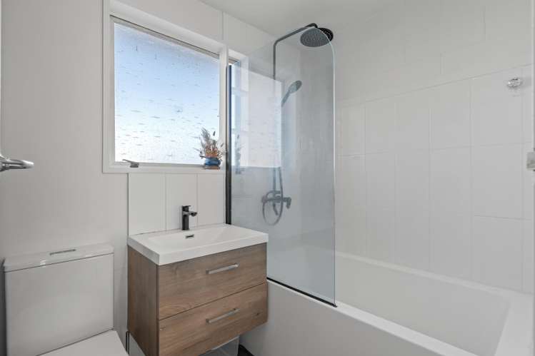 4/14 Church Square Addington_9