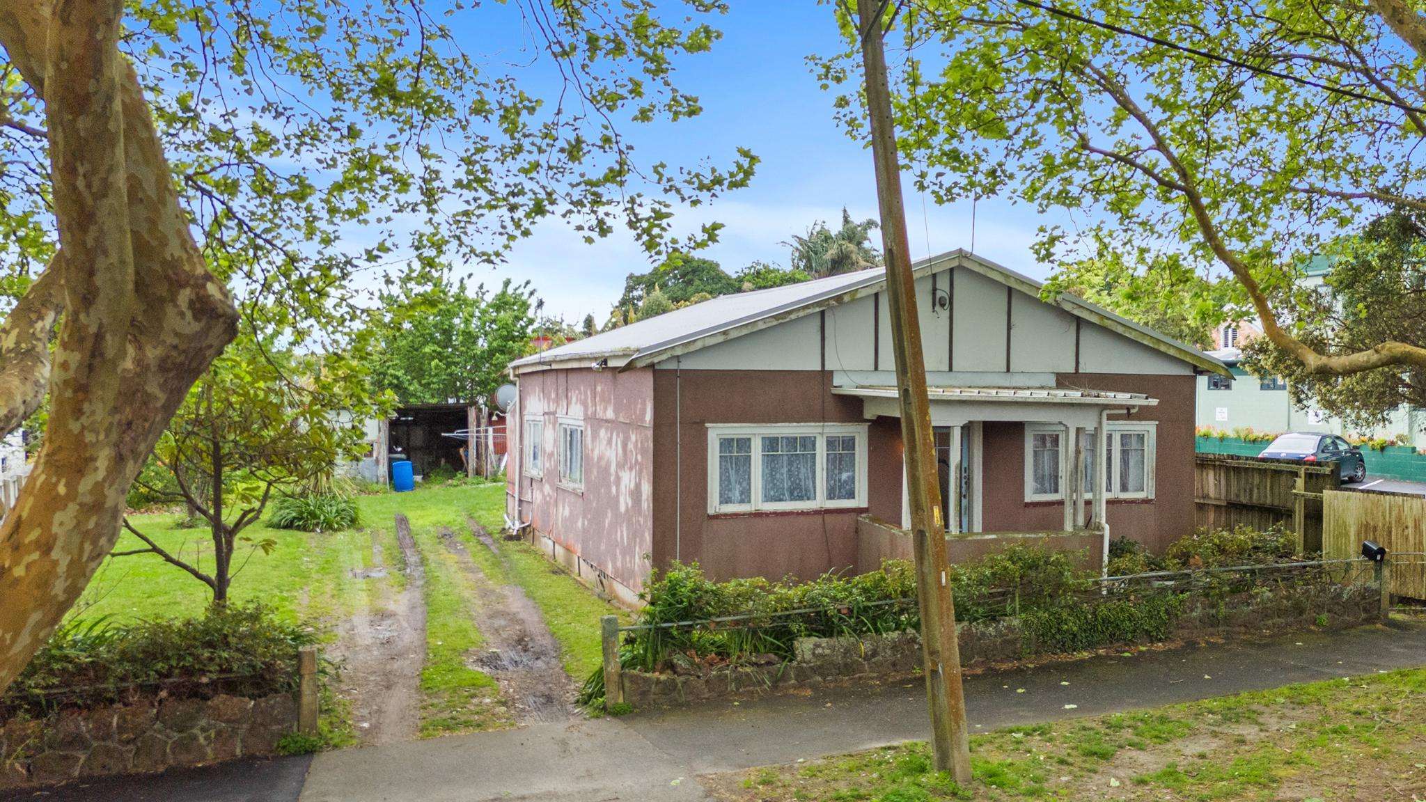 13 Francis Street, in Grey Lynn, Auckland, was bought by the late owner in 1984 for $40,000. Photo / Supplied