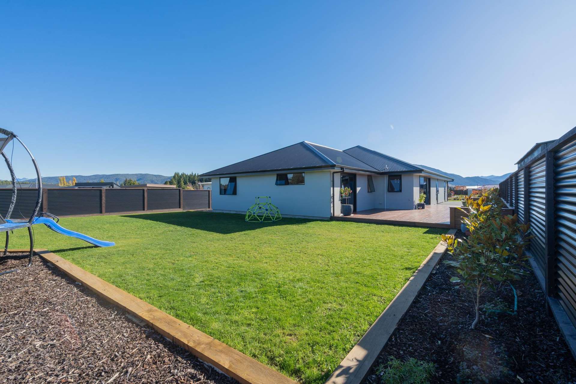 8 Carran Court Te Anau_0