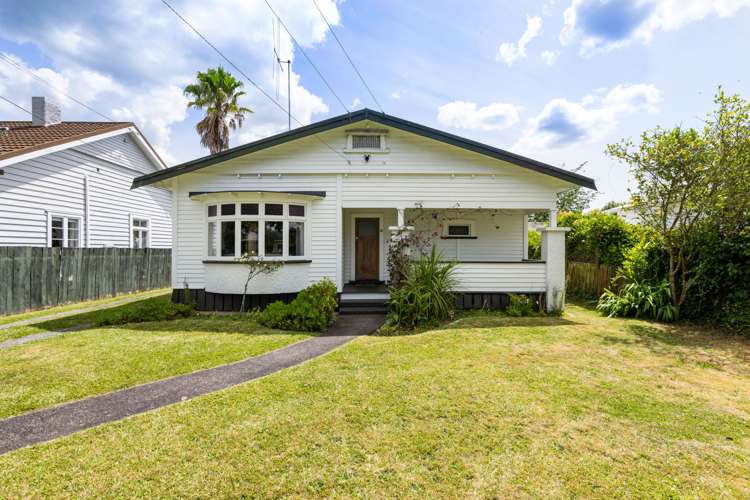 15 St Winifreds Avenue Hamilton East_12