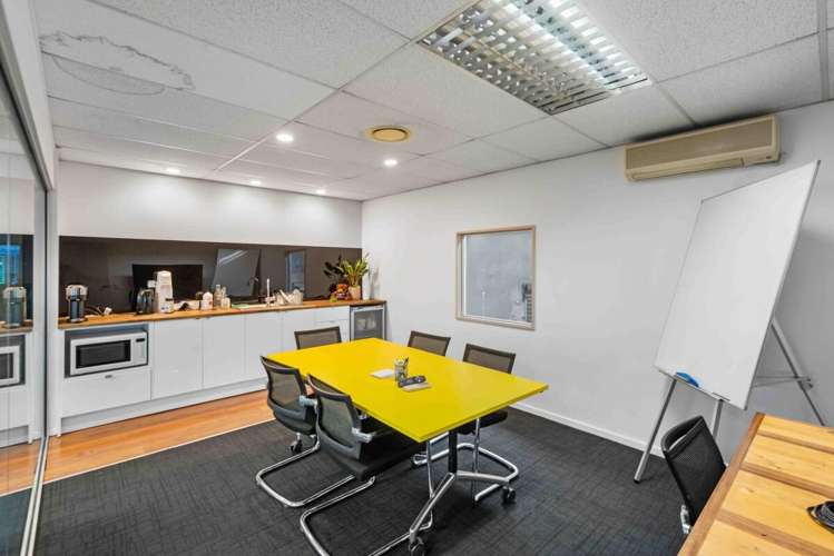 4/473 Brougham Street Waltham_3