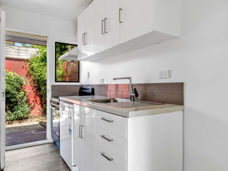 5/66 Robinson Avenue Holdens Bay_3