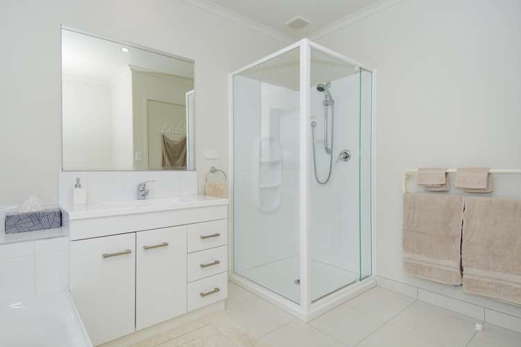 17 Galloway Crescent Pyes Pa_13