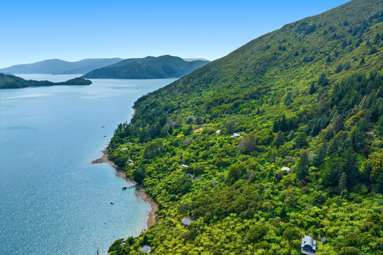 2149 North West Bay_1