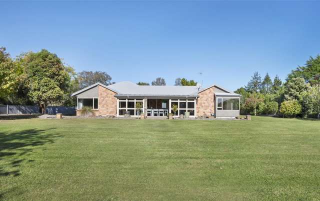 98 Polson Hill Drive Aokautere_1