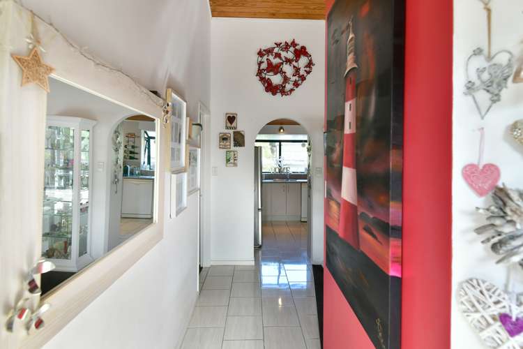 56 Polkinghorne Drive Manly_13