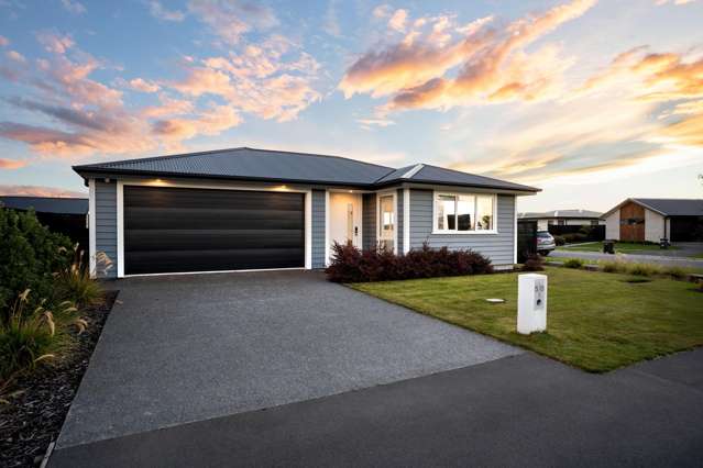 Modern Living with Space, Sun & Style