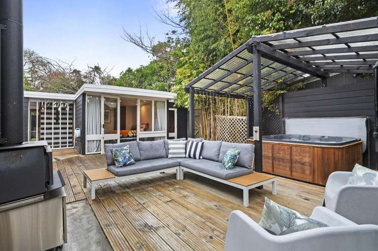 28 Moerangi Street West End_18