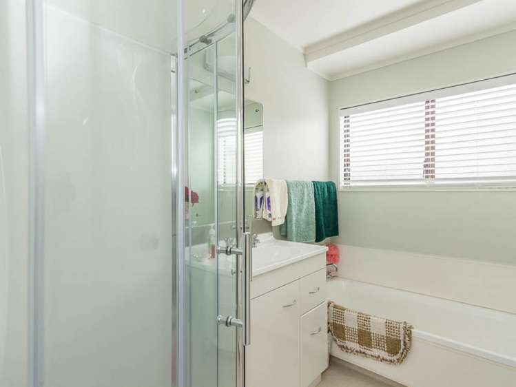 1/28 Neil Avenue Te Atatu Peninsula_10