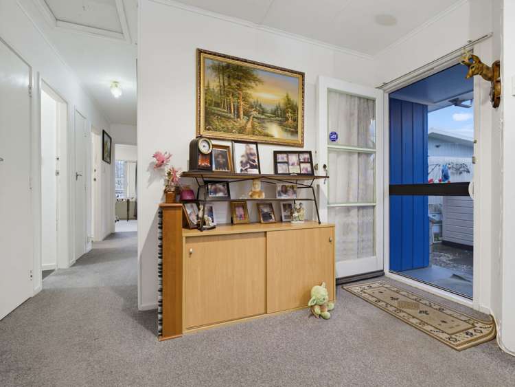 22 Roger Street Pukehangi_12