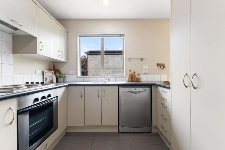 9/25 Tilford Street Woolston_10