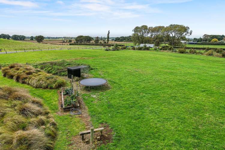 23 Metcalfe Road Ngahinapouri_32