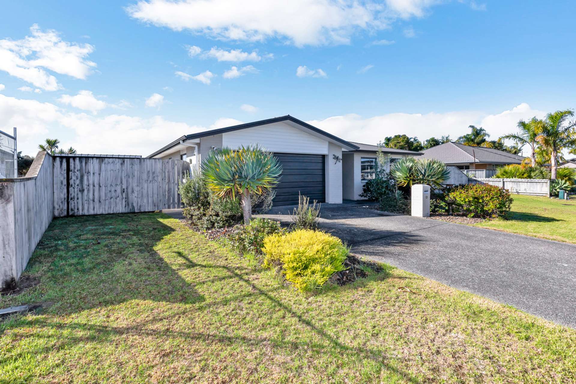 13 Hoihere Drive (Pvt) One Tree Point_0