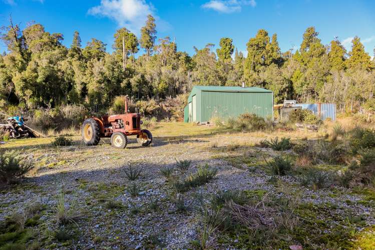 172 Clifton Road Kaiata_16