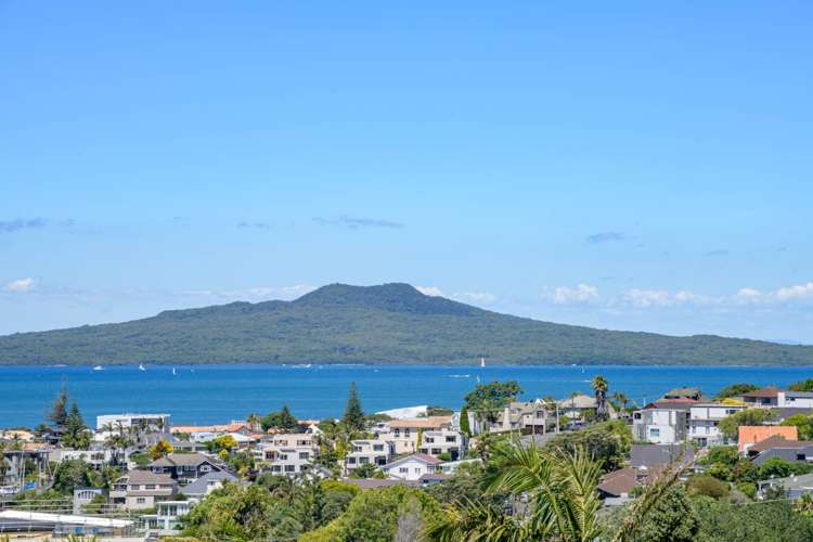 2/101 East Coast Road Castor Bay_9