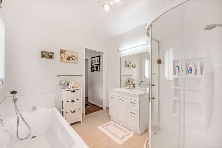 583 Ridge Road Riverhead_18