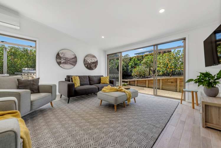 41 Intrepid Crescent Beachlands_25