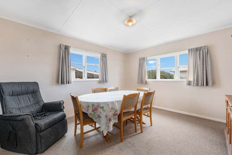 2 Monckton Street Feilding_13