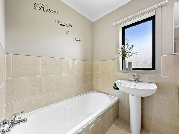 1 Montgomery Crescent Kinloch_19