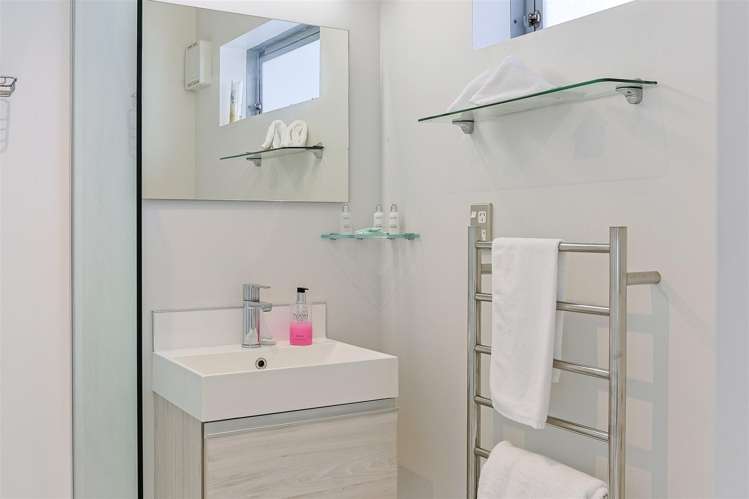 5,7 and 8/27 Marine Parade Carters Beach_20