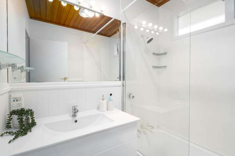 189 Helston Road Paparangi_12