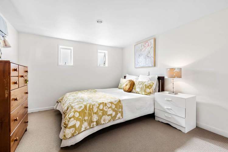 652 Beach Road Browns Bay_12