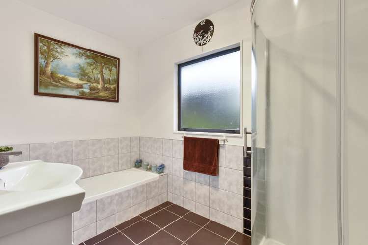 82 Eugenia Rise Totara Heights_14