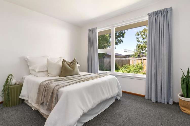 55 Woodbury Street Russley_15