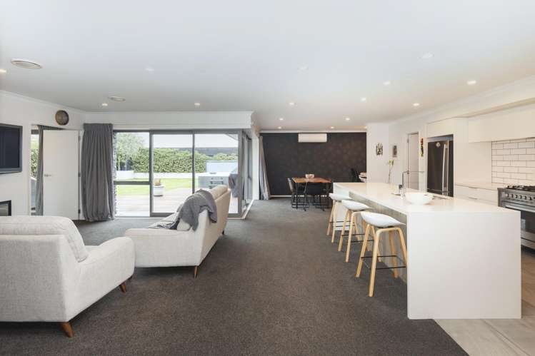 8 Carnaveron Drive Lincoln_1