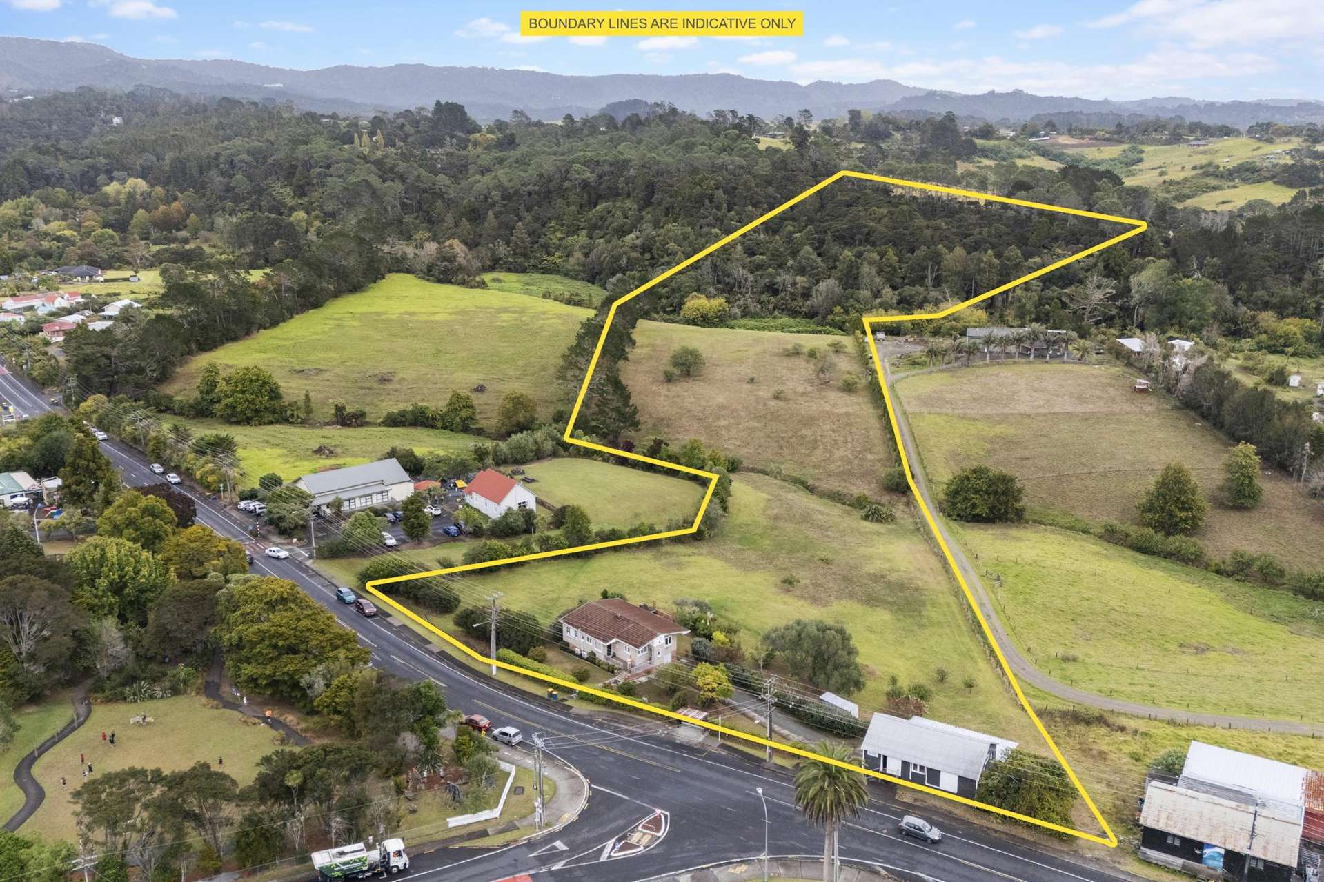 551-561 West Coast Road Oratia_0