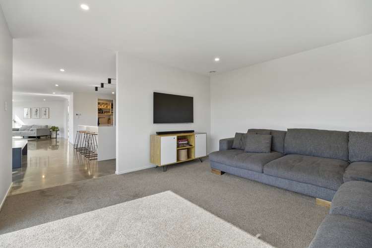 19 Honeyfield Drive Whalers Gate_13