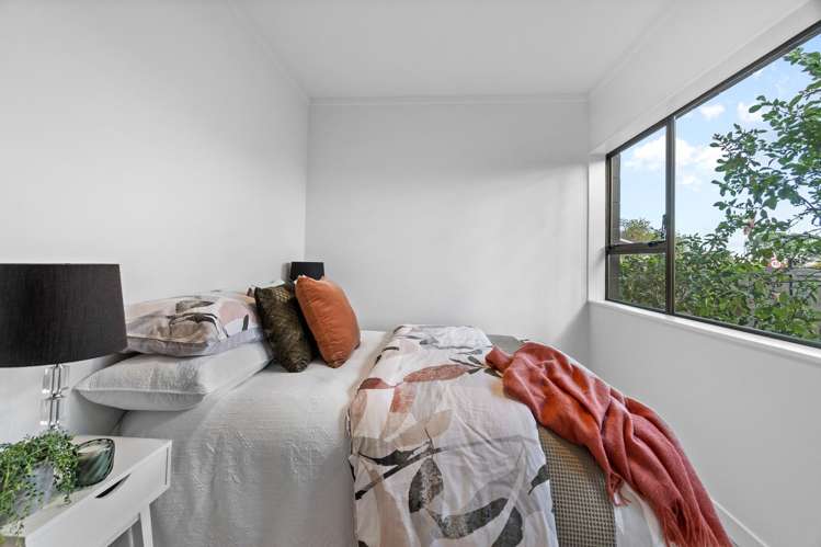 1/965 Beach Road Torbay_4