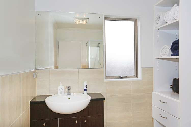 137 Baverstock Road Flat Bush_8