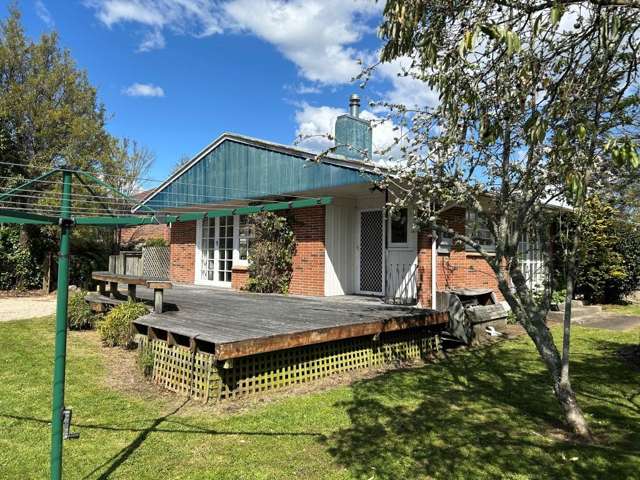 Sunny 3-Bedroom Home for Rent on Old Taupo!