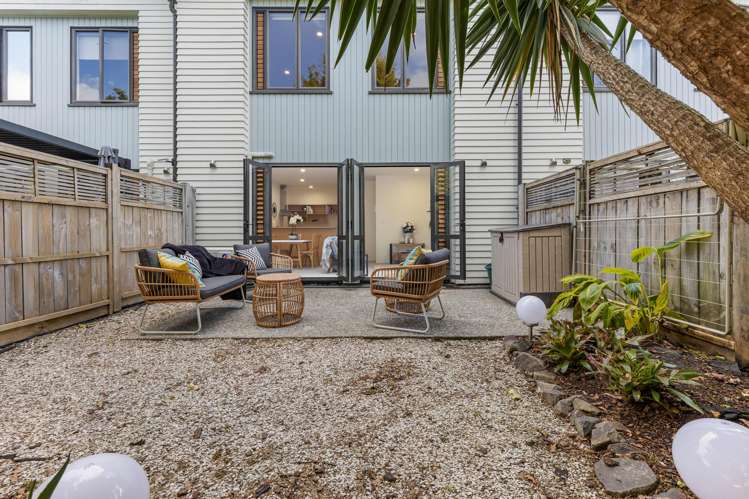 11/11 The Avenue Albany_16