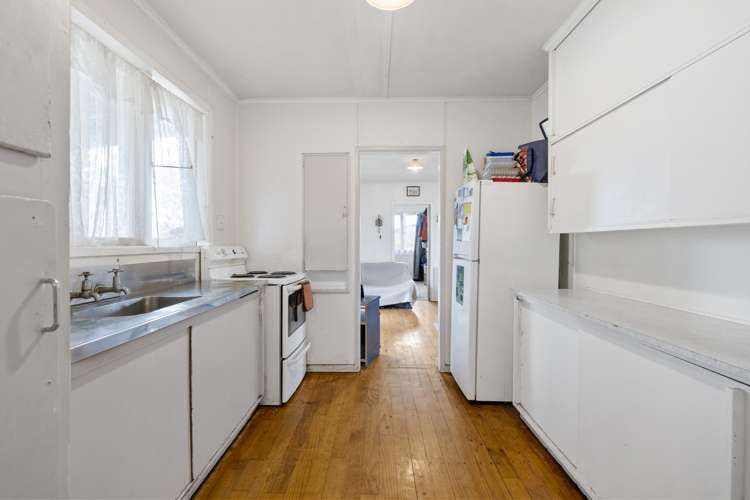 2 Toi Grove Turangi_5