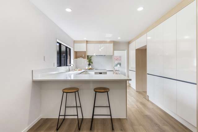 STUNNING HOME - UNIQUE EXTENDED FAMILY LIVING IF NEEDED