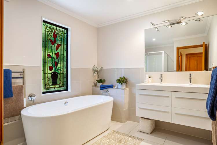 47 Chatham Avenue Paremoremo_15