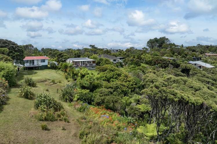 13 Te Ahuahu Road Piha_16