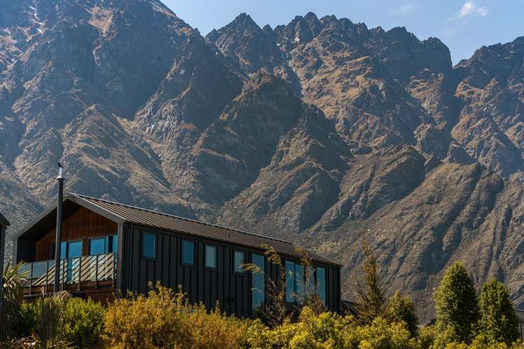 5 Falconer Rise Jacks Point_14