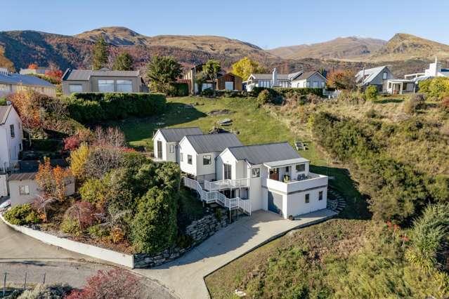 Rural Outlook, Arrowtown Charm