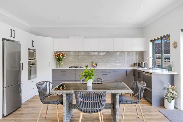 12 Dowling Grove Silverstream_9