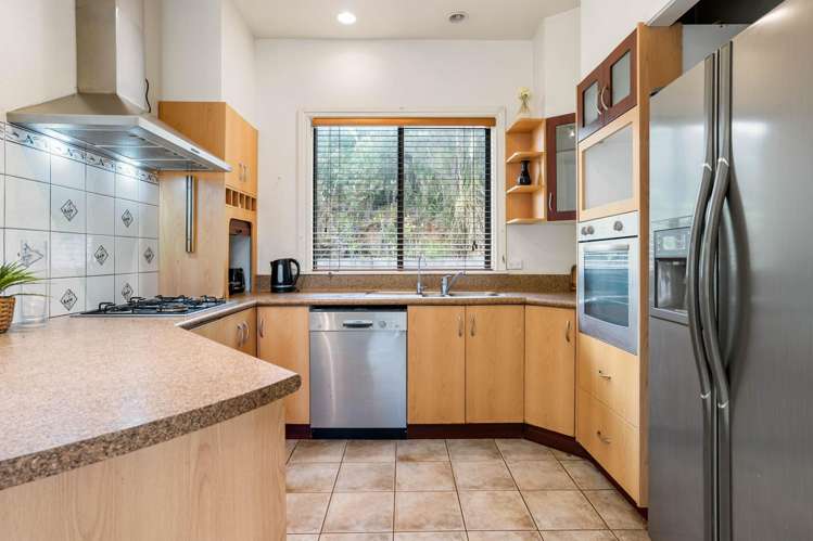1 Governors Heights Whangamata_8