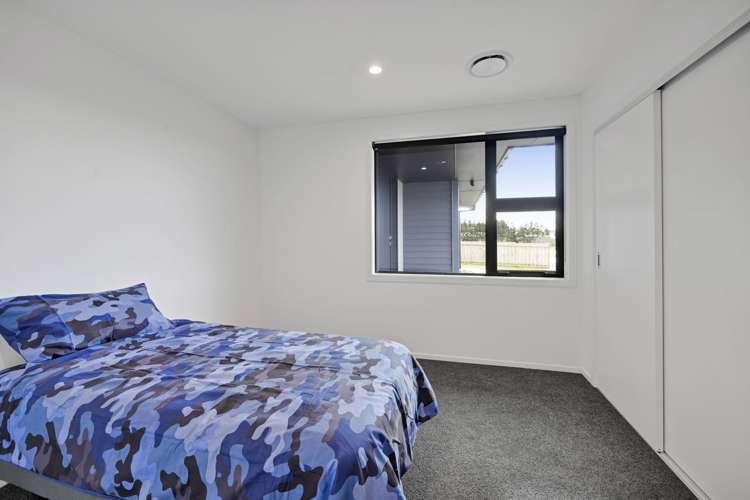 11 Othello (Lot 5) Stratford_11