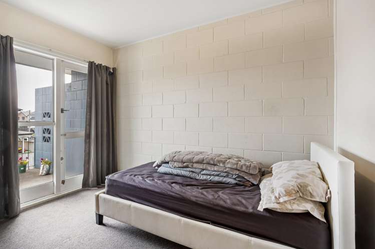 2/53 Brockworth Place_3