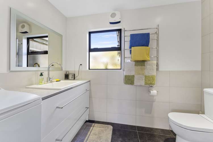 5 Moana Street Otaki Beach_14