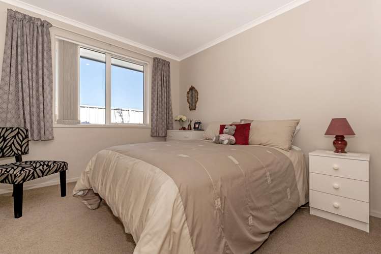 27 Margaret Place Lytton West_12