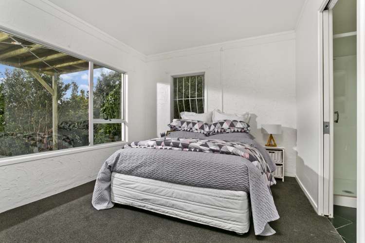 65 Churchill Road Murrays Bay_13