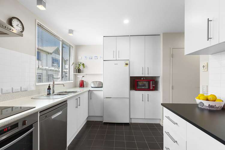 22/37 Daniell Street Newtown_4