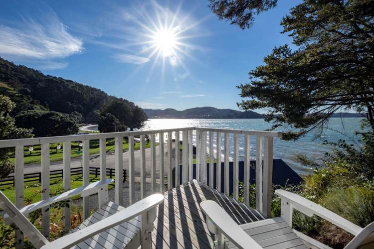 6 Whatipu Road Huia_14